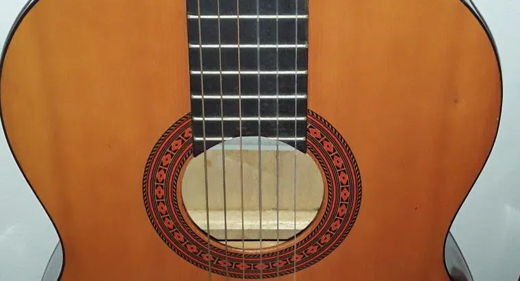 Guitarra Acústica Yamaha