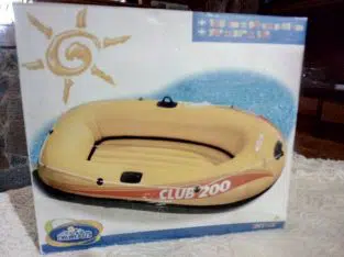 Bote inflable para niños