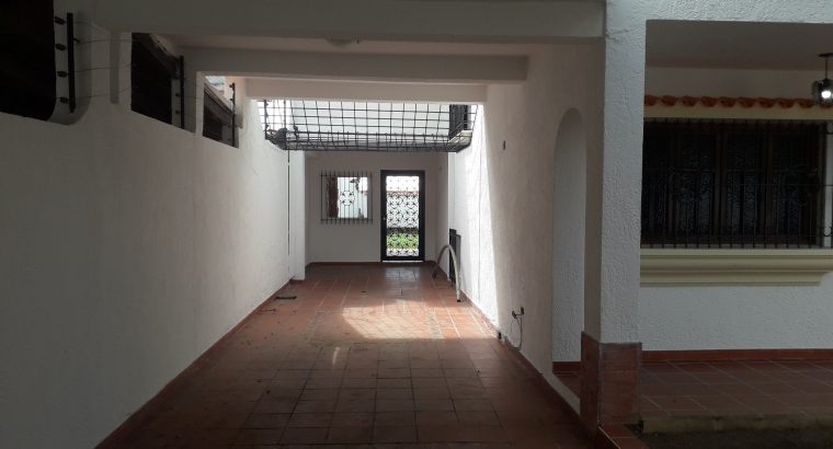 Alquilo Casa El Parral