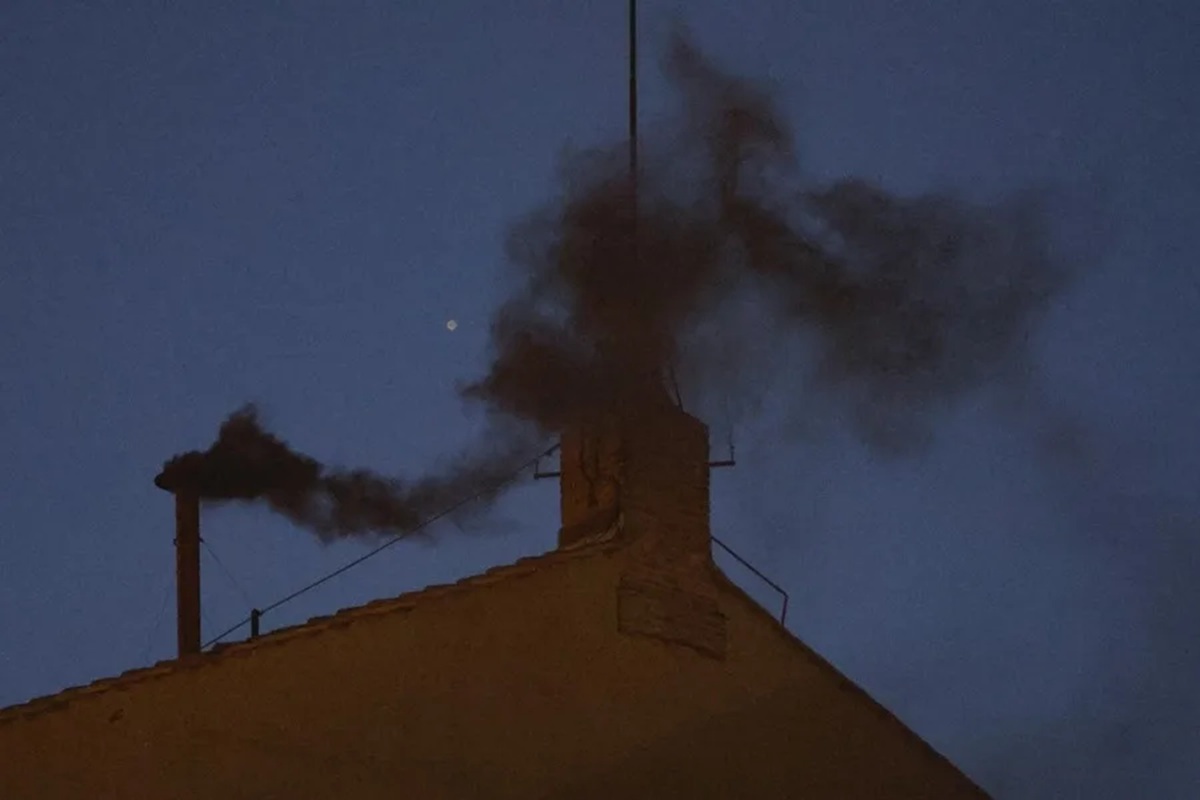 fumata negra conclave vaticano