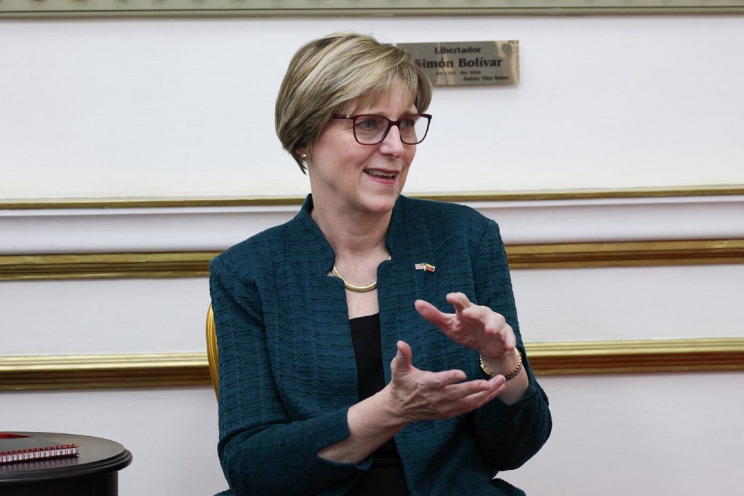 Laura Dogu
