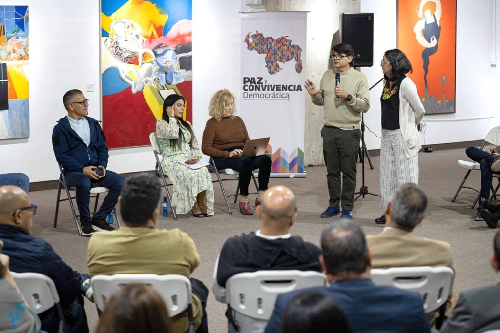 Diversos representantes crearon mesas de trabajo para debatir sobre las garantías y la protección del periodismo en Venezuela