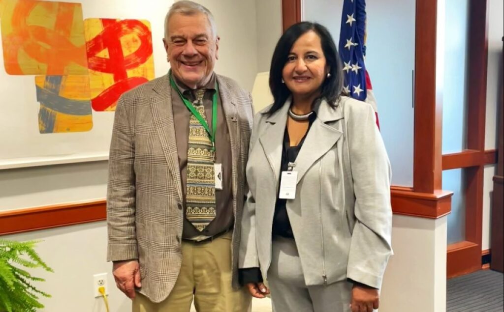 Michael Kozak y Dinorah Figuera evaluaron rutas