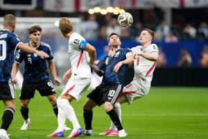 Argentina se impuso ante Inglaterra y jugará la final con España