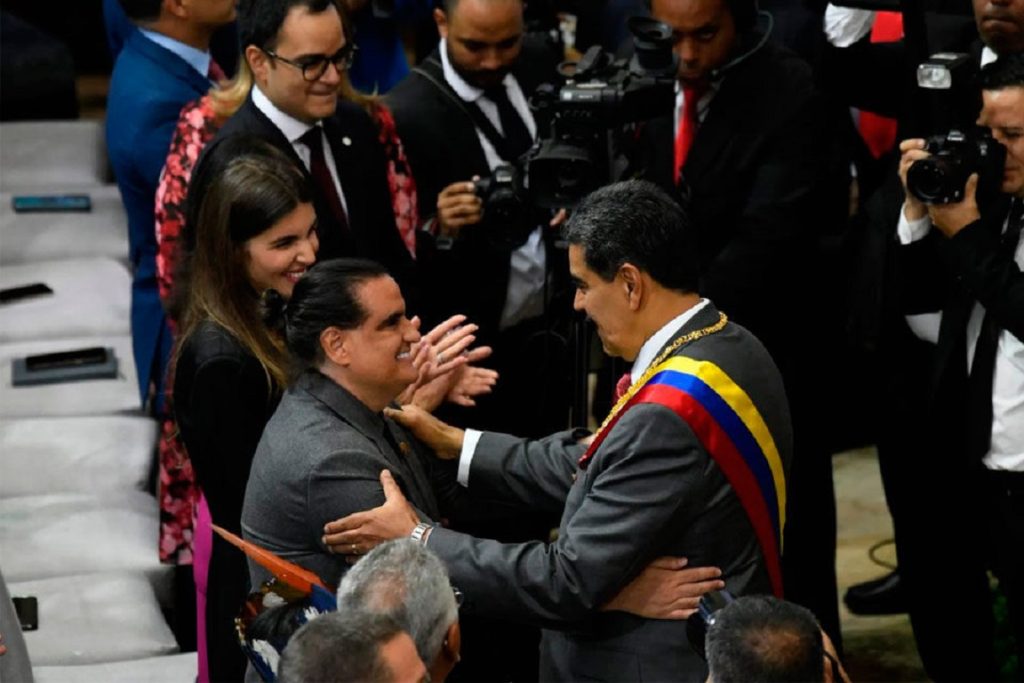 Juez ordena a Maduro y Alex Saab pagar $314 millones por torturas a tres estadounidenses