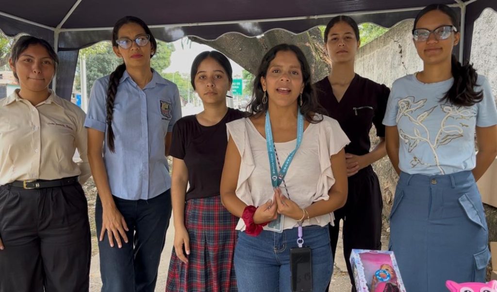 "Lo más importante es que tenemos el recurso humano. Nosotros que somos educadores queremos llevar un poco de nuestros servicios para la población más vulnerable tras los acontecimientos de la semana pasada".