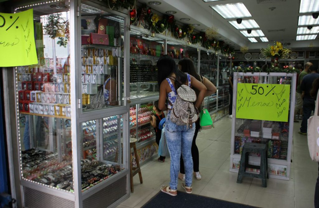 Compras navideñas en centro de valencia.