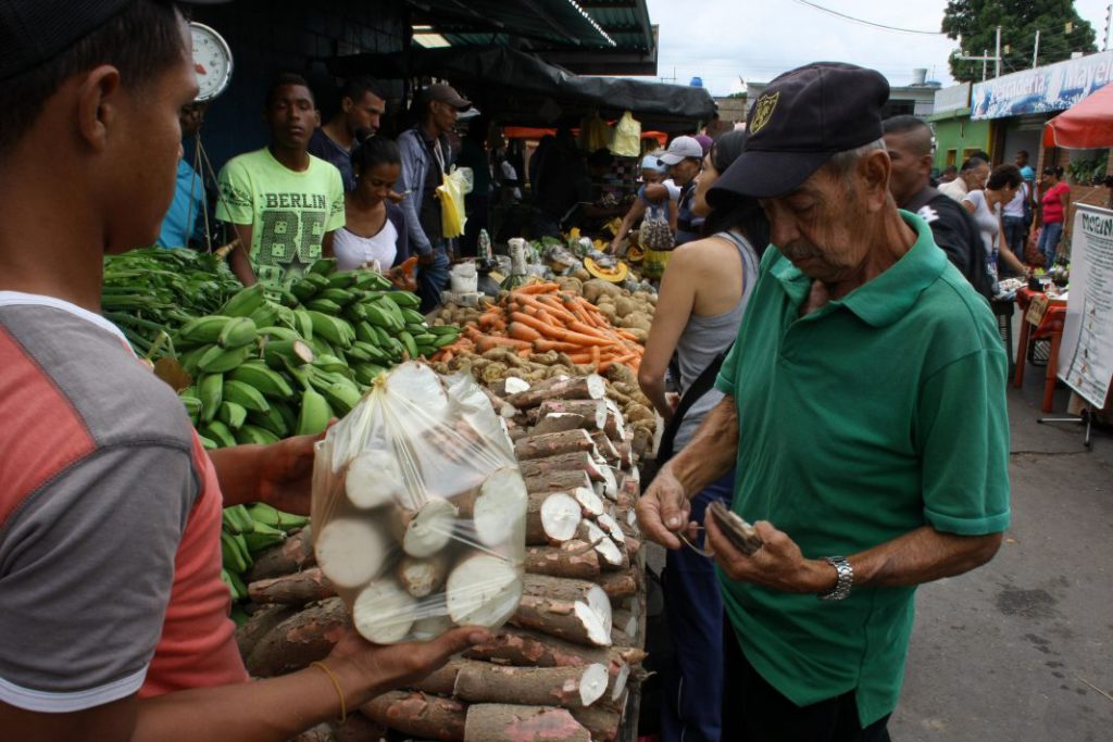 Pauta mercado periférico de Naguanagua.