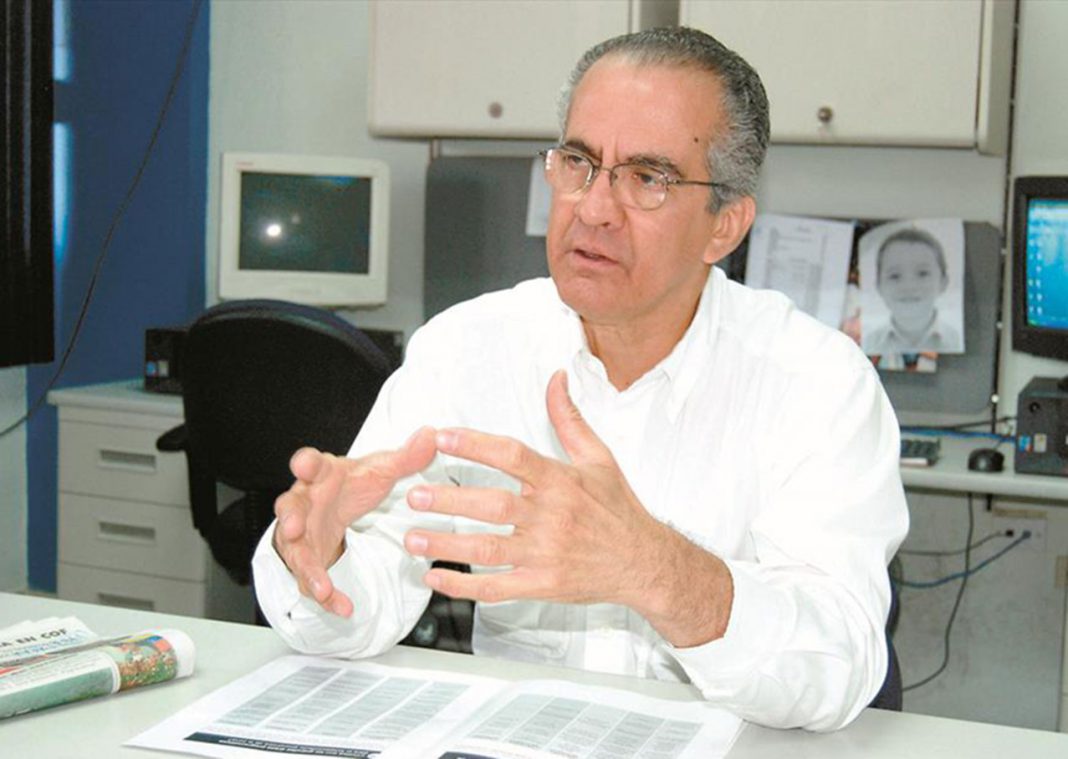 Detenido el profesor de la UC Santiago Guevara por efectivos del ... - El Carabobeño
