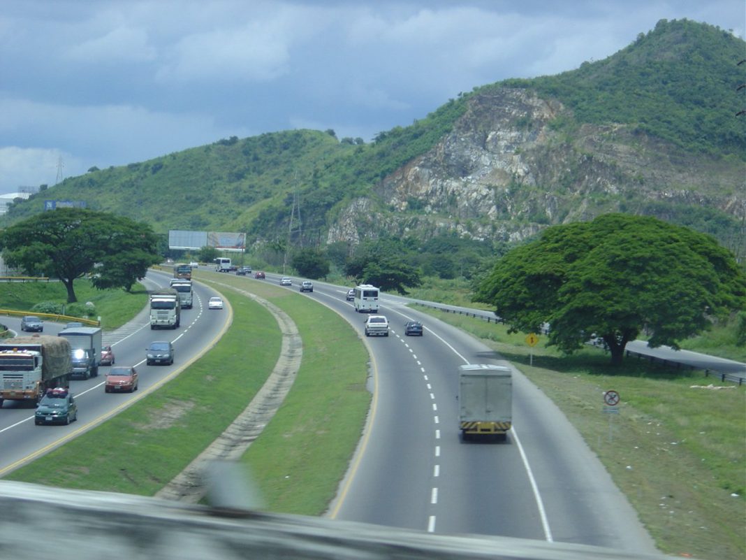 Autopista Regional del Centro despejada en San Joaquín y peaje ... - El Carabobeño