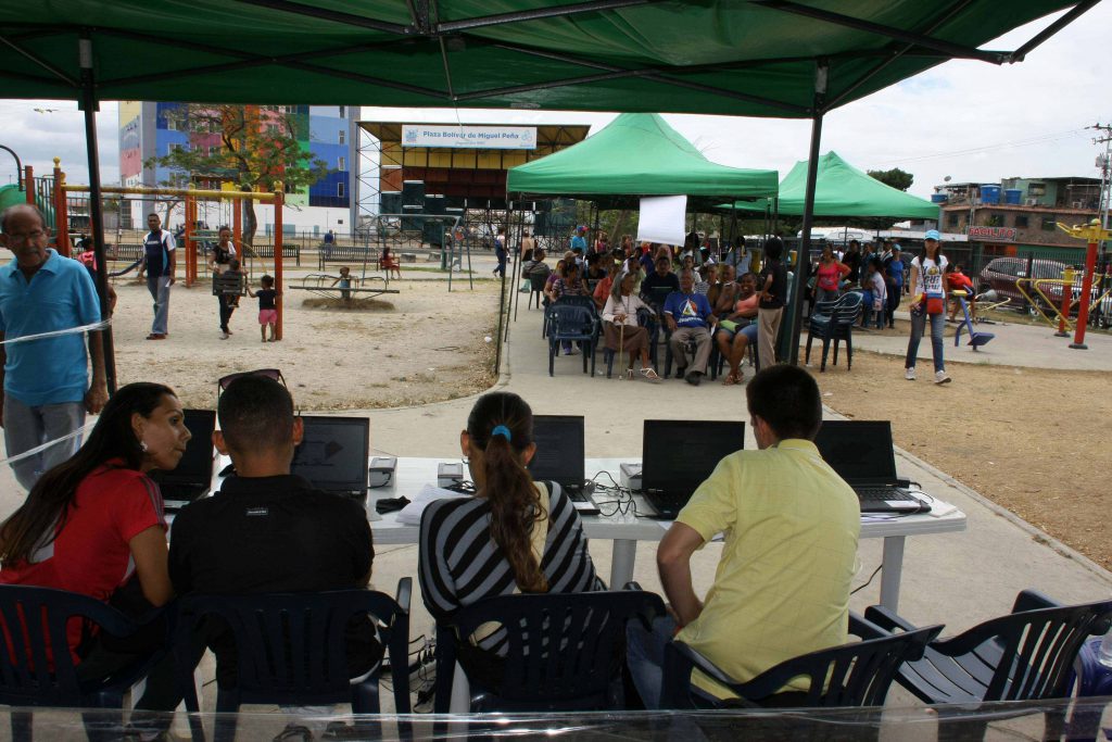 Proceso de relegitimación de partidos en plaza miguel peña de valencia.