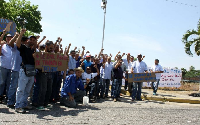 Protesta en General Motors Zona industrial Valencia.