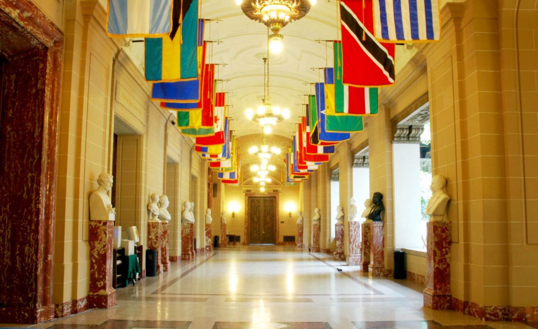 Venezuela abandona OEA
