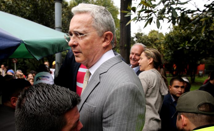 Uribe, la poderosa figura de la política colombiana, se enfrenta a la cárcel (+Perfil)
