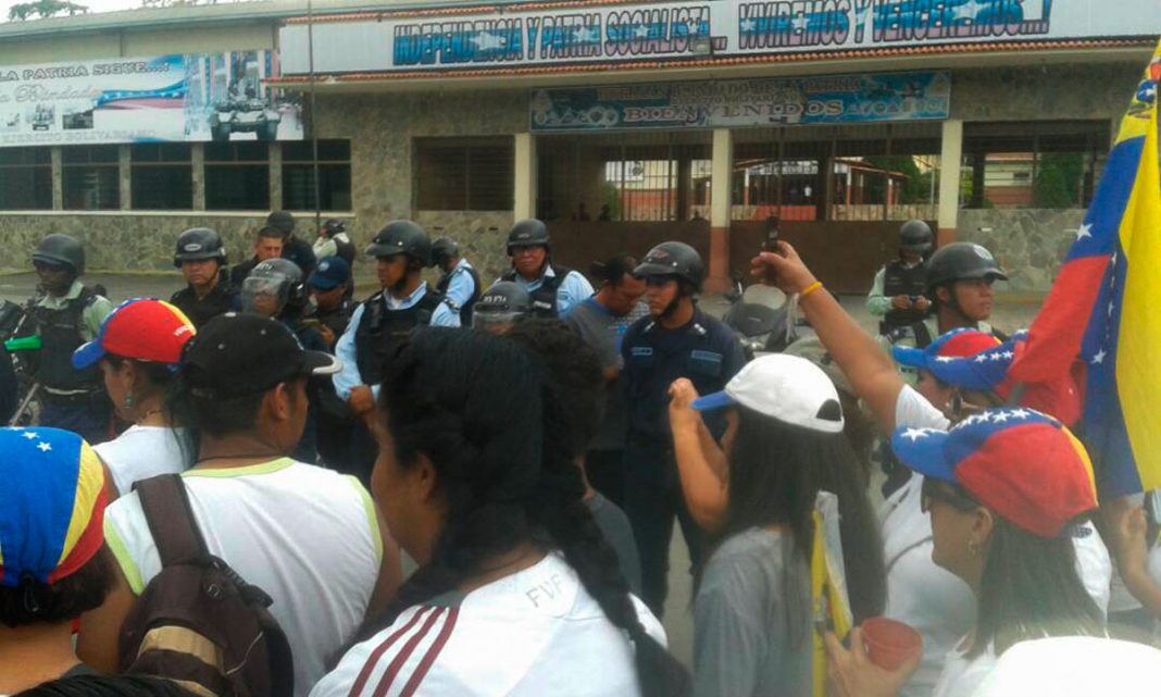 Mujeres llegan a la 41 Brigada Blindada de Naguanagua (Fotos) - El Carabobeño