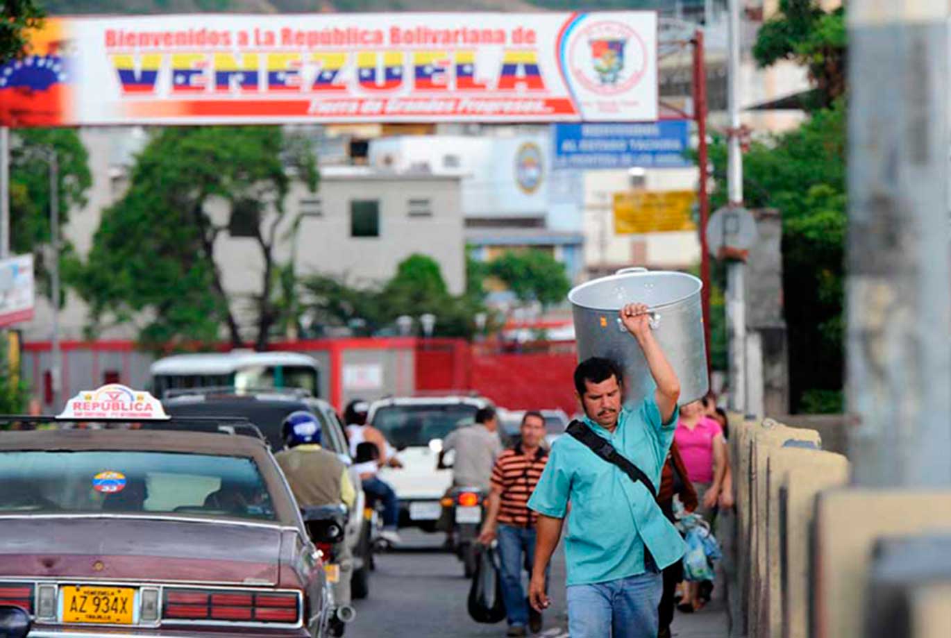 Maduro llama a empresarios colombianos a retomar las inversiones en Venezuela