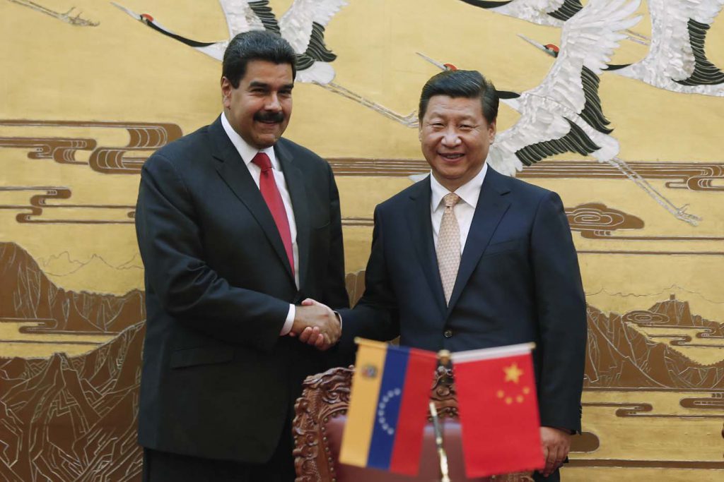 Bloomberg: Gobierno venezolano busca dinero chino para reactivar el sector petrolero