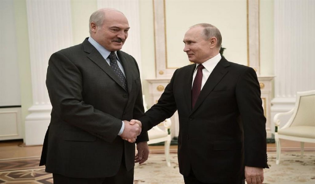 Lukashenko afirma que Putin le garantizó ayuda en materia de seguridad