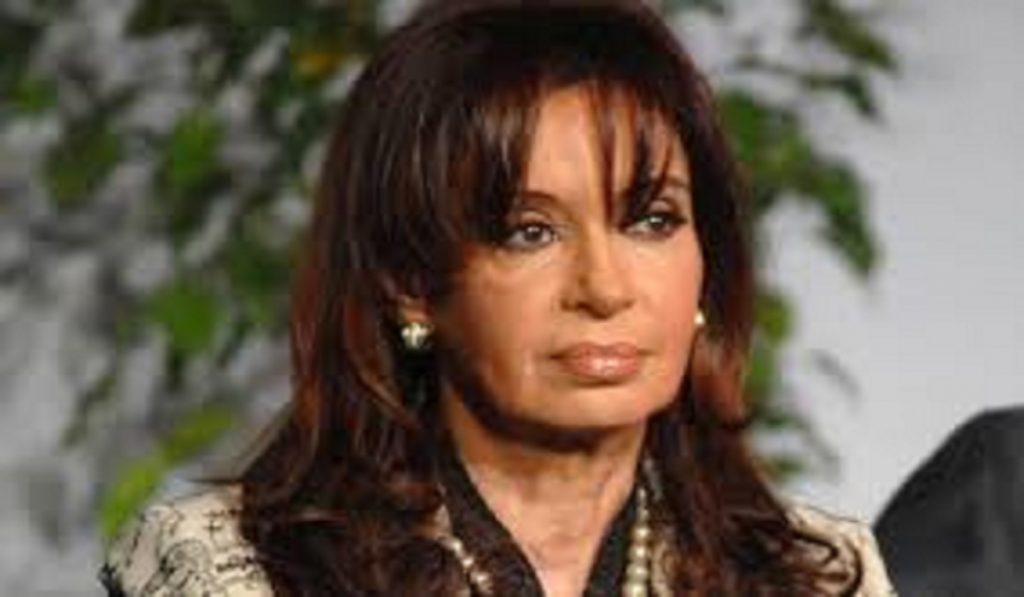 Justicia argentina suspende la doble pensión vitalicia de Cristina Fernández