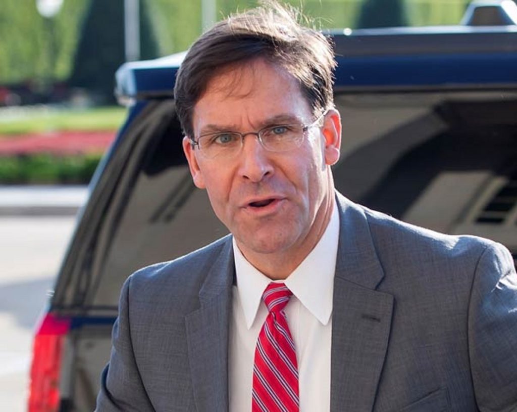 Trump anuncia el despido de Mark Esper como jefe del Pentágono