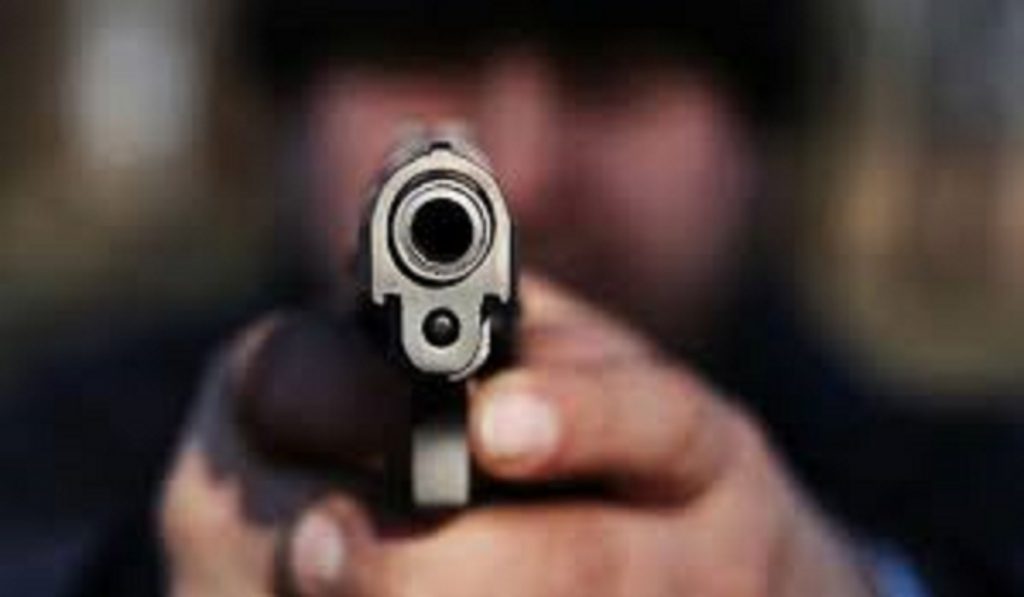 Acribillaron a tiros a dos mecanicos durante una fiesta callejera en Caucagüita