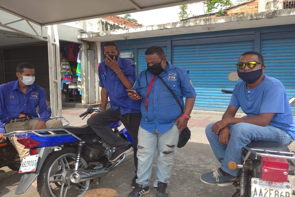 “Carreras por comida”, el método de supervivencia de mototaxistas en cuarentena