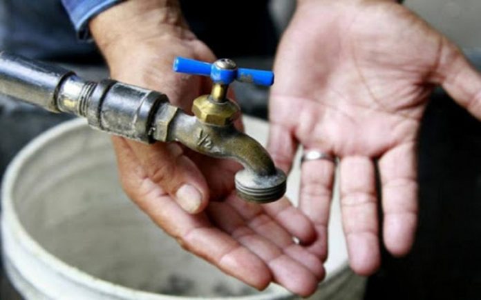 Comunidades al sur de Valencia reciben agua por tubería solo dos veces por semana