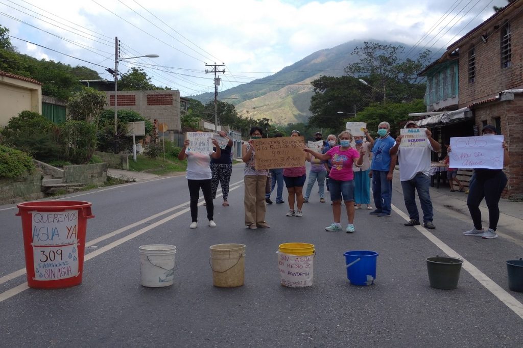 Habitantes de Girardot tienen tres años sin suministro de agua por tuberías