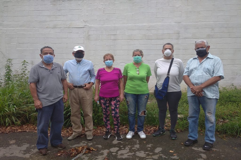 Vecinos de Terrazas de los Nísperos se sienten olvidados por las autoridades municipales