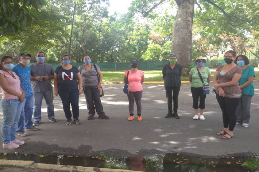 Vecinos de Paseo Venezuela en Naguanagua pasan la cuarentena entre cloacas y putrefacción