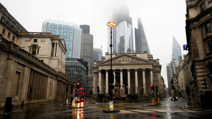 Banco de Inglaterra llama a bancos a prepararse por si no hay acuerdo posbrexit