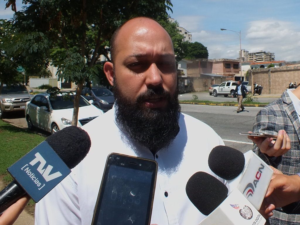 dólares