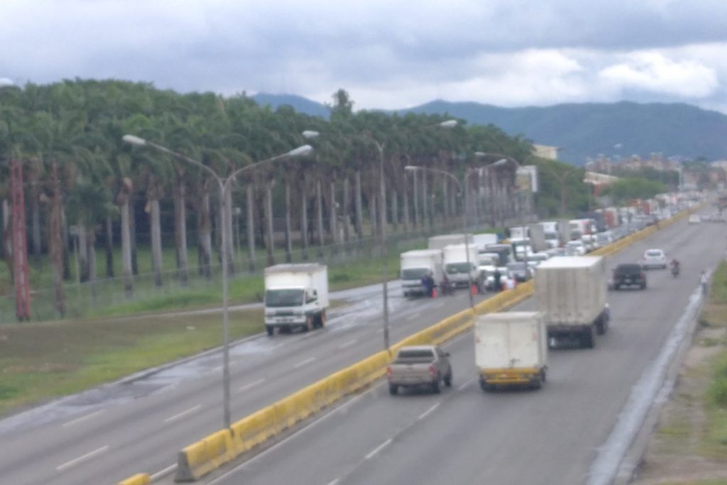 Así estuvo el cierre de vías durante segundo día de cuarentena radical en Carabobo (+Fotos)
