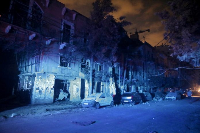 Duelo en Beirut tras las explosiones que dejaron más de 100 muertos y a 300 mil personas sin casa