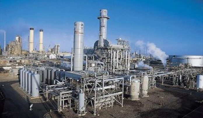 Reuters: Irán firma contrato de 110 millones de euros para reparar refinería El Palito