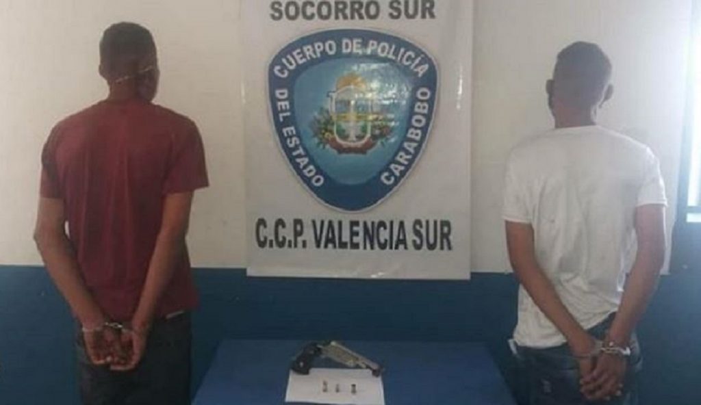 Policía de Carabobo capturó en flagrancia a dos sujetos que robaban una unidad de transporte