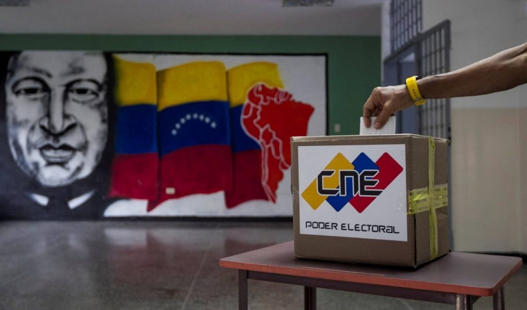 El chavismo resta importancia al reconocimiento internacional de los comicios
