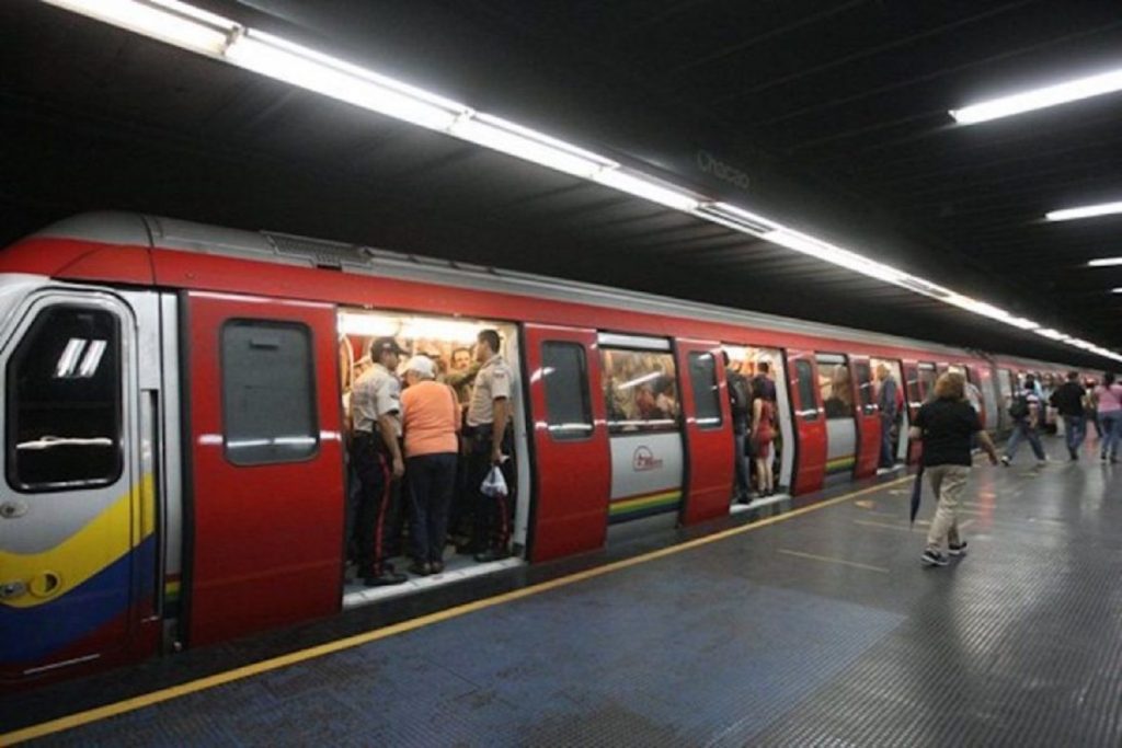 Metro de Caracas suspendió su servicio por fallas eléctricas registradas este miércoles