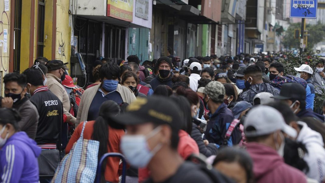 Perú se apresta a dictar medidas para frenar rebrote de la pandemia