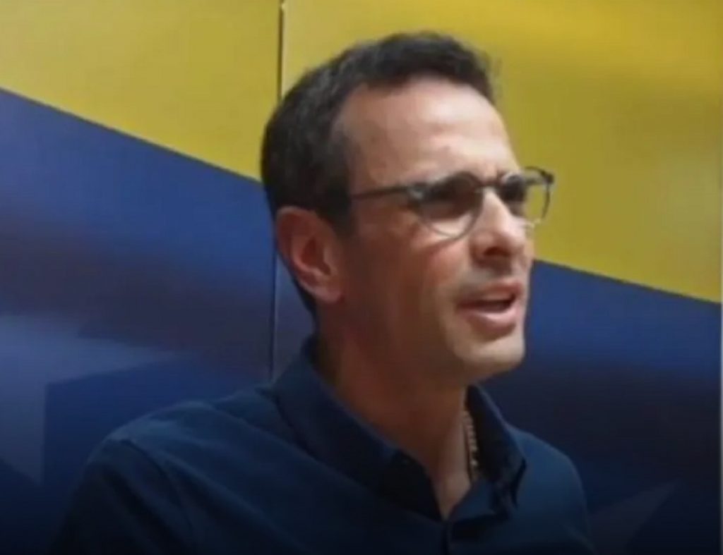 Maduro insta a Capriles Radonski a participar en elecciones regionales