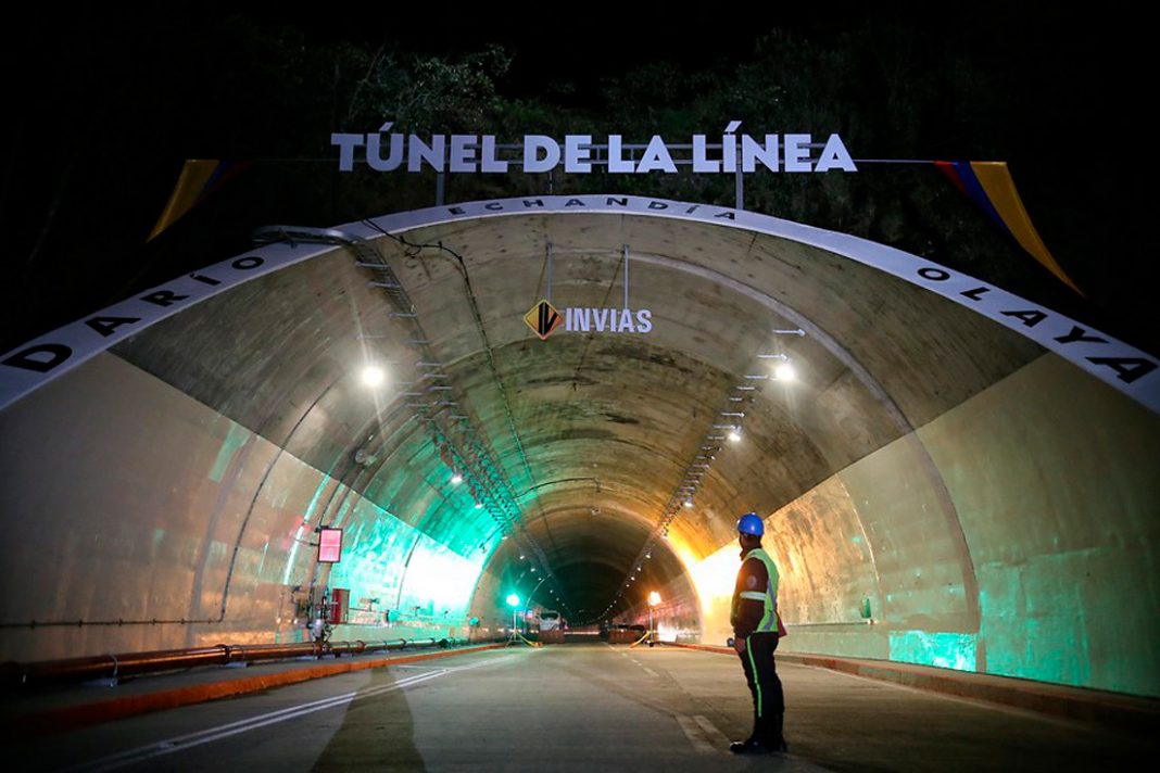 Colombia inaugura tunel que atraviesa Cordillera de los Andes