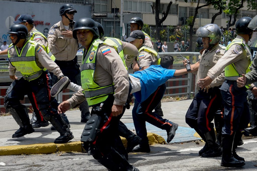 Fiscalía venezolana ha acusado a mil efectivos policiales por violaciones a DD.HH.