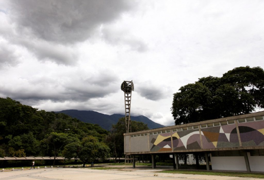 Fundaredes: Universidades públicas en decadencia por crisis económica