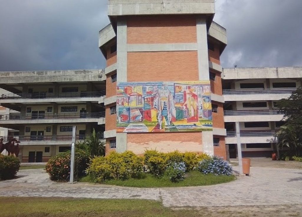 Hampones robaron 20 computadoras de la Facultad de Ciencias Jurídicas de la UC