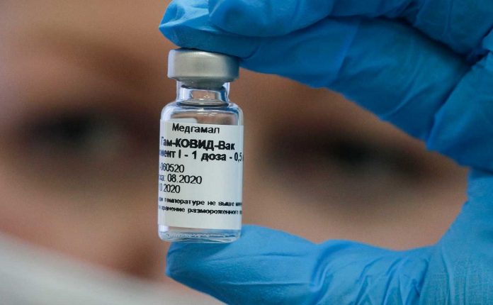 Rusia afirma que su vacuna Sputnik V contra el COVID-19 es eficaz en un 95%