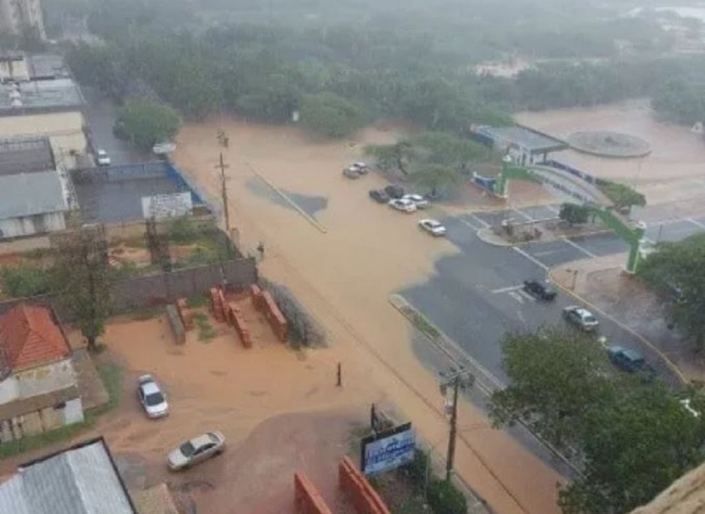 Intensas lluvias pasan factura a barriadas en riesgo en Maracaibo