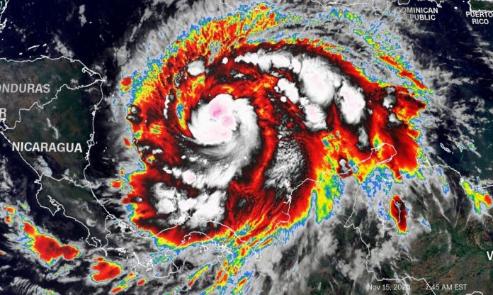 Iota se convierte en huracán categoría 5 y siembra terror en Centroamérica
