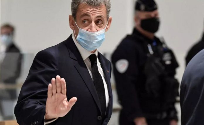 Sarkozy llama 