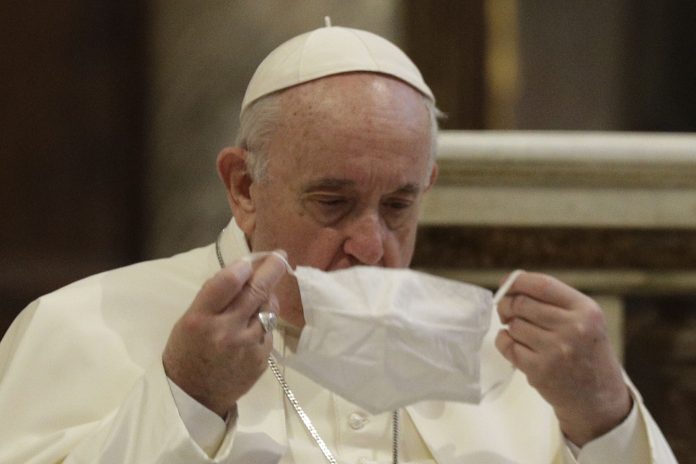 El Papa acepta renuncia de controvertido obispo mexicano contrario a la mascarilla