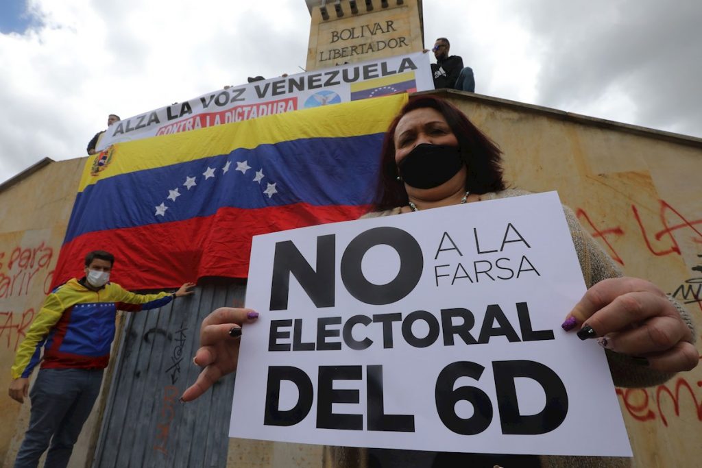 Venezolanos en Colombia rechazan con plantón las elecciones parlamentarias